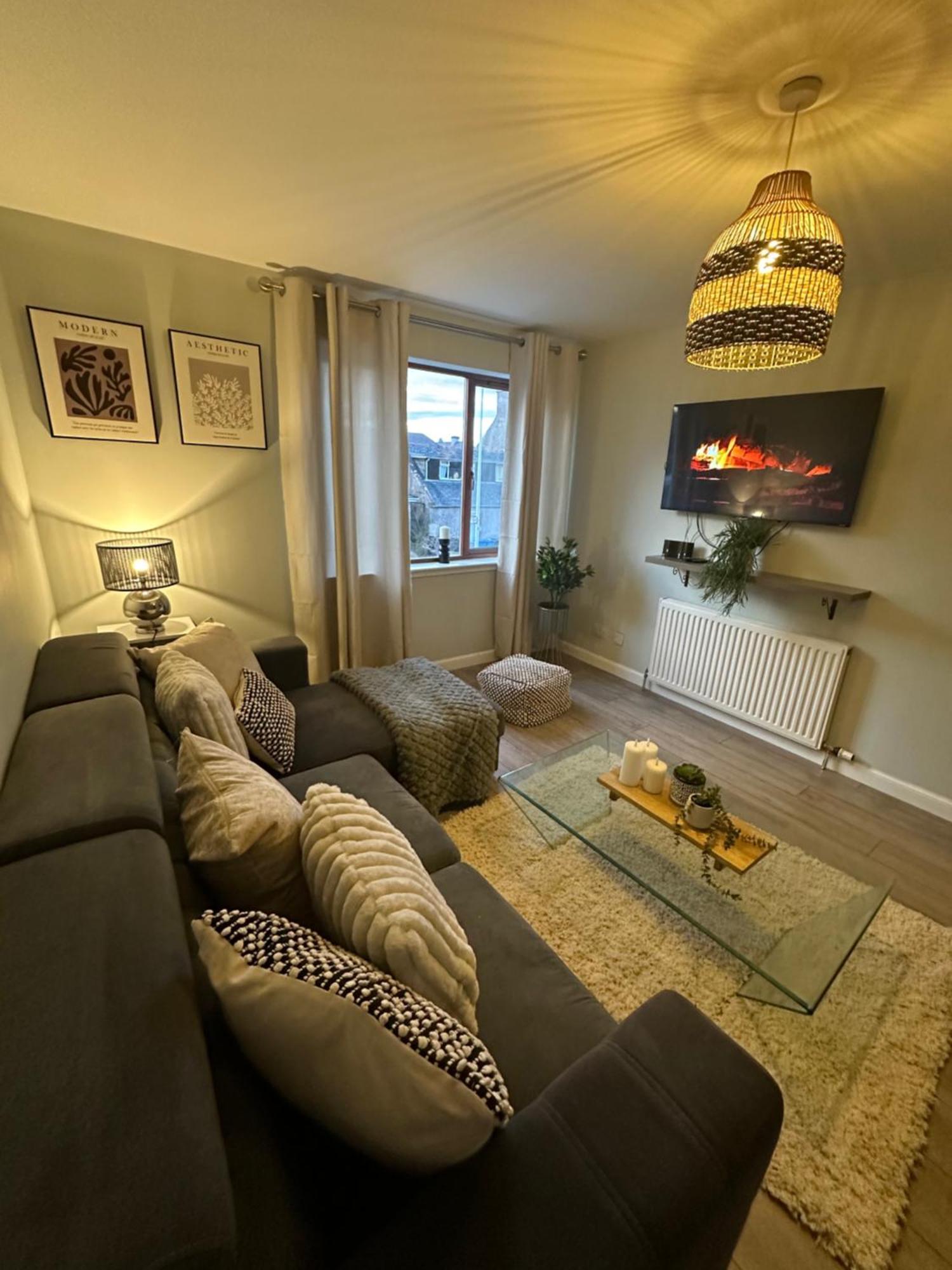Lovely Modern 2 Bedrom Unit Close To City Center Dalneigh Luaran gambar